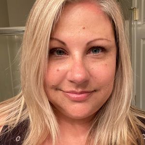 Meet your Posher, Lorie